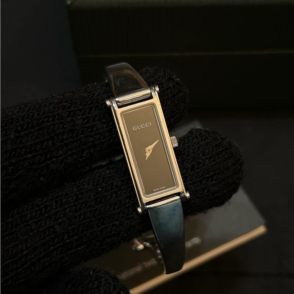 GUCCI Bangle Watch ⌚️ Size is POSTED- check pictures! - Picture 2 of 7